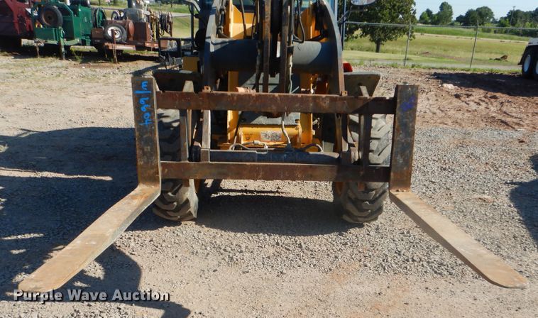 image for item GY9890 2013 John Deere 244J  wheel loader