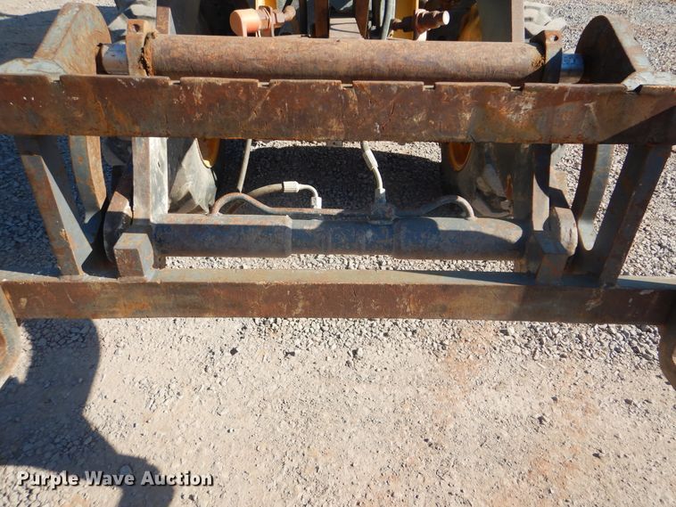 image for item GY9890 2013 John Deere 244J  wheel loader