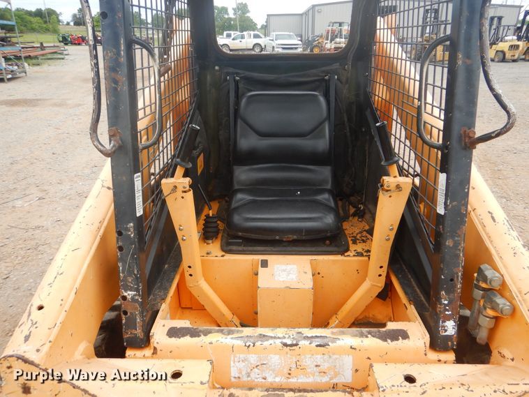 image for item GY9891 1998 Mustang 2050  skid steer loader