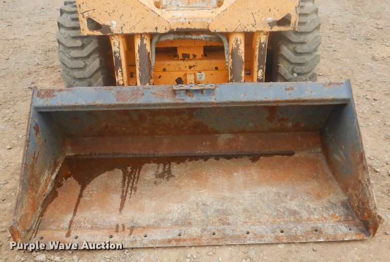 image for item GY9891 1998 Mustang 2050  skid steer loader