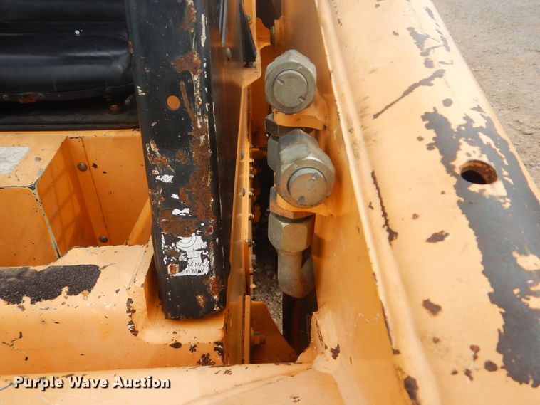 image for item GY9891 1998 Mustang 2050  skid steer loader