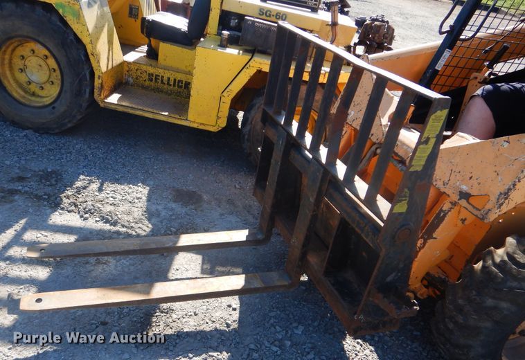 image for item GY9891 1998 Mustang 2050  skid steer loader
