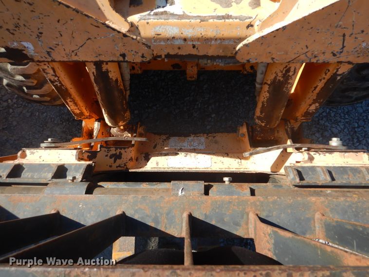 image for item GY9891 1998 Mustang 2050  skid steer loader