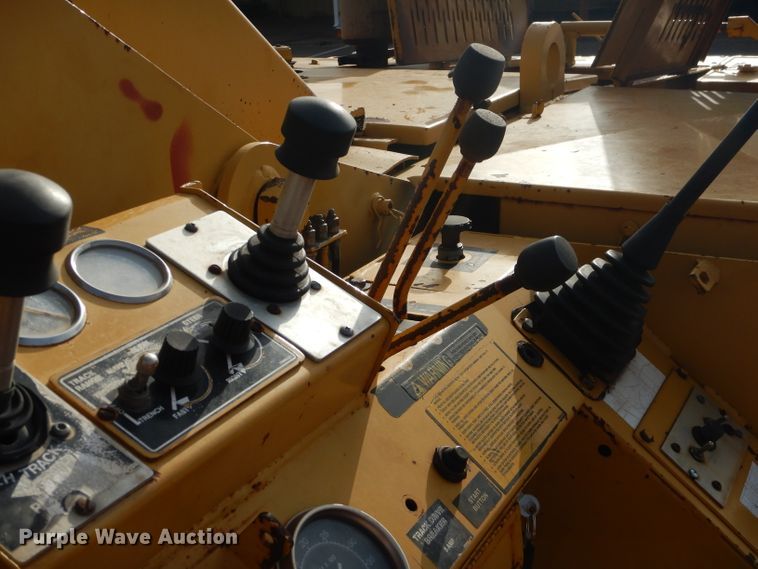 image for item HC9028 1993 Vermeer T-800HT  trencher