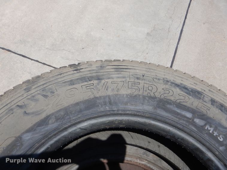 image for item HM9514 (16) tires
