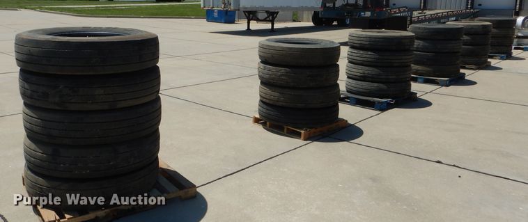 image for item HM9515 (25) 11R24.5 tires