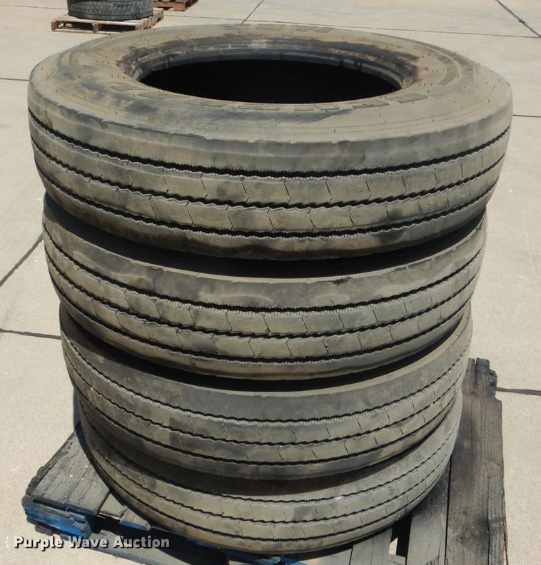 image for item HM9515 (25) 11R24.5 tires