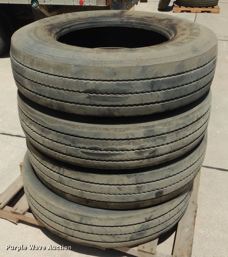image for item HM9515 (25) 11R24.5 tires