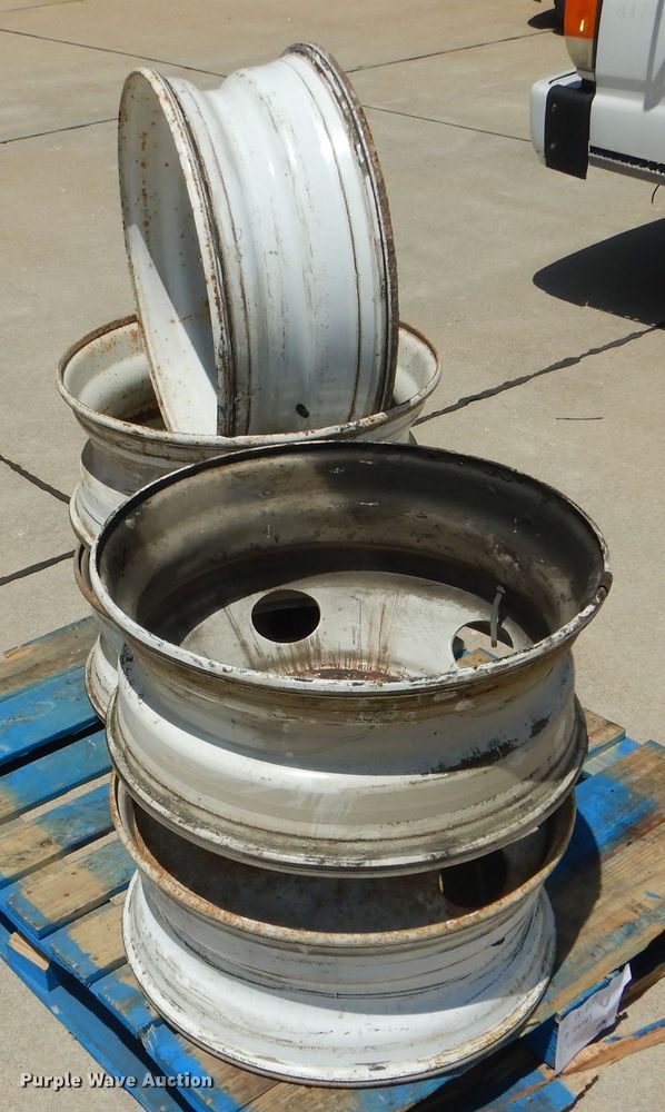 image for item HM9516 (5) 24.5 steel wheels