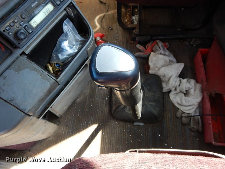 image for item HS9552 2002 Freightliner Century Class ST  semi truck