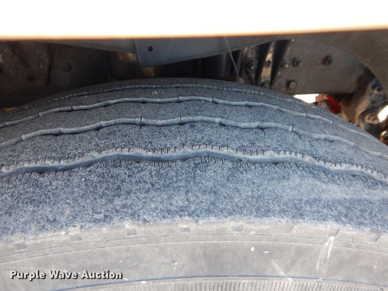 image for item HS9552 2002 Freightliner Century Class ST  semi truck