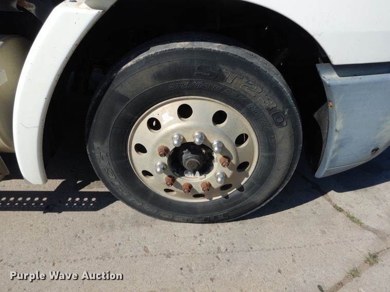 image for item HS9552 2002 Freightliner Century Class ST  semi truck