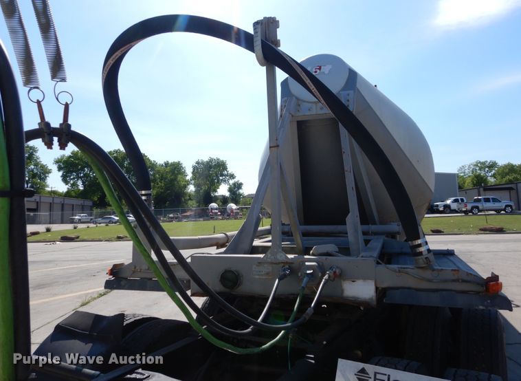 image for item HS9553 1991 Fruehauf pneumatic dry bulk trailer