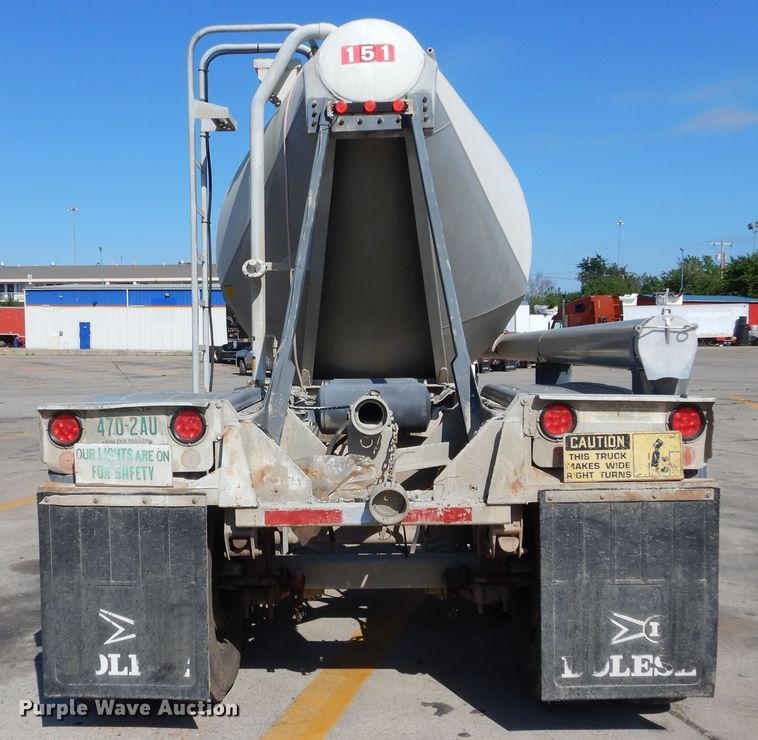 image for item HS9553 1991 Fruehauf pneumatic dry bulk trailer