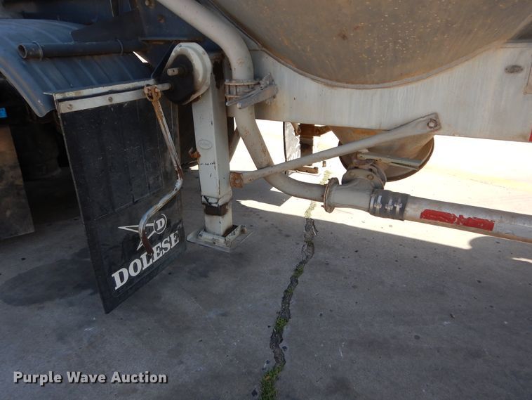 image for item HS9553 1991 Fruehauf pneumatic dry bulk trailer