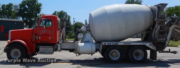 image for item HS9554 2000 Peterbilt 357  ready mix truck