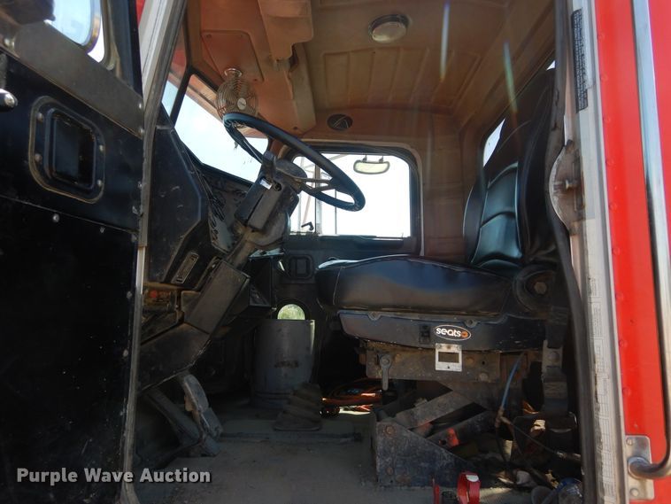 image for item HS9554 2000 Peterbilt 357  ready mix truck