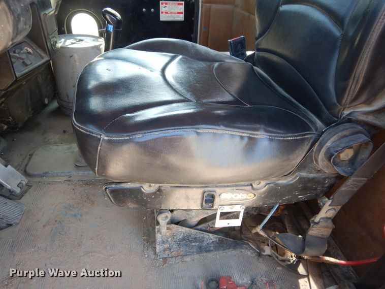 image for item HS9554 2000 Peterbilt 357  ready mix truck