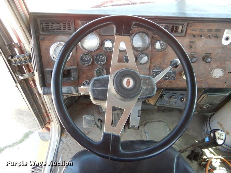 image for item HS9554 2000 Peterbilt 357  ready mix truck