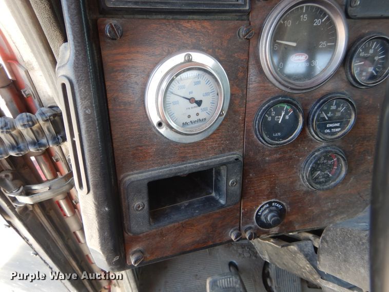 image for item HS9554 2000 Peterbilt 357  ready mix truck