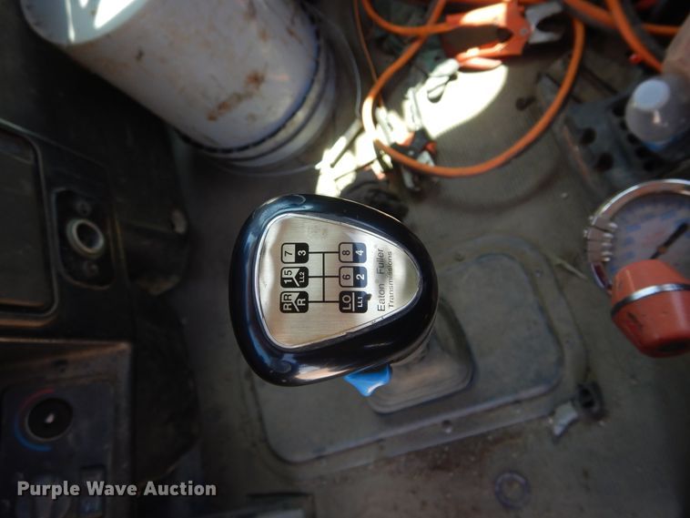 image for item HS9554 2000 Peterbilt 357  ready mix truck