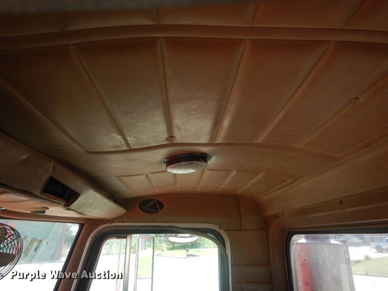 image for item HS9554 2000 Peterbilt 357  ready mix truck