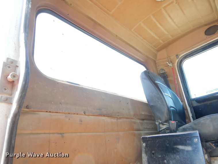 image for item HS9554 2000 Peterbilt 357  ready mix truck