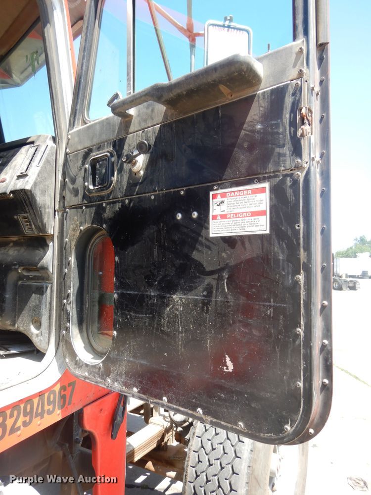 image for item HS9554 2000 Peterbilt 357  ready mix truck