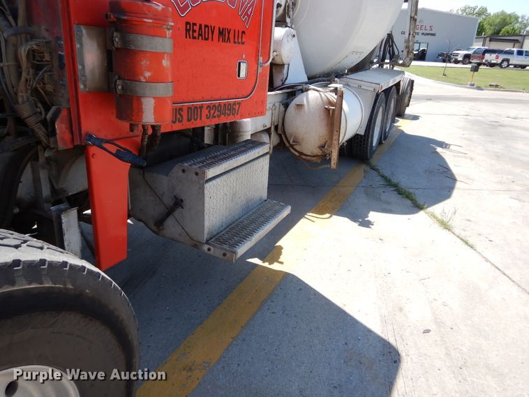 image for item HS9554 2000 Peterbilt 357  ready mix truck