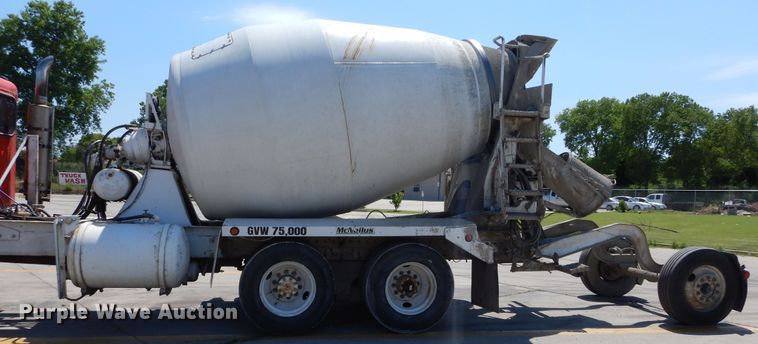 image for item HS9554 2000 Peterbilt 357  ready mix truck