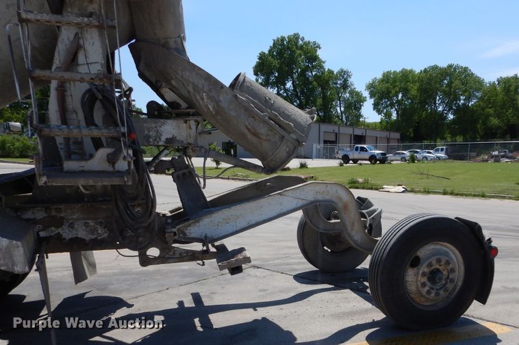 image for item HS9554 2000 Peterbilt 357  ready mix truck