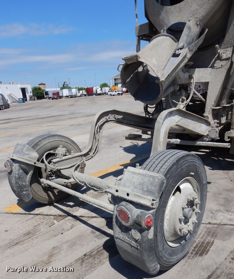 image for item HS9554 2000 Peterbilt 357  ready mix truck