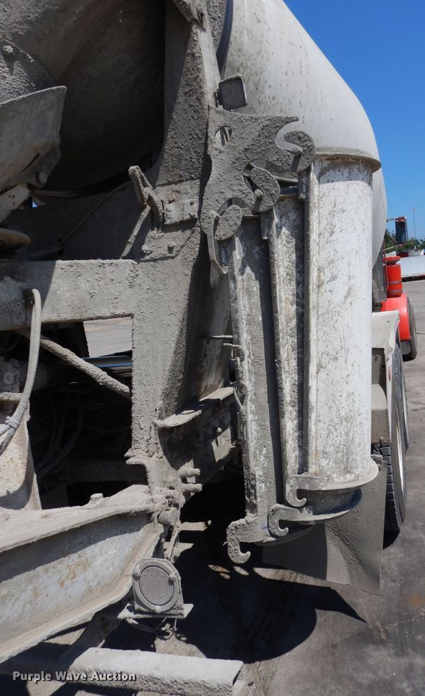 image for item HS9554 2000 Peterbilt 357  ready mix truck