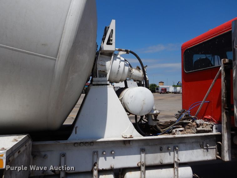 image for item HS9554 2000 Peterbilt 357  ready mix truck