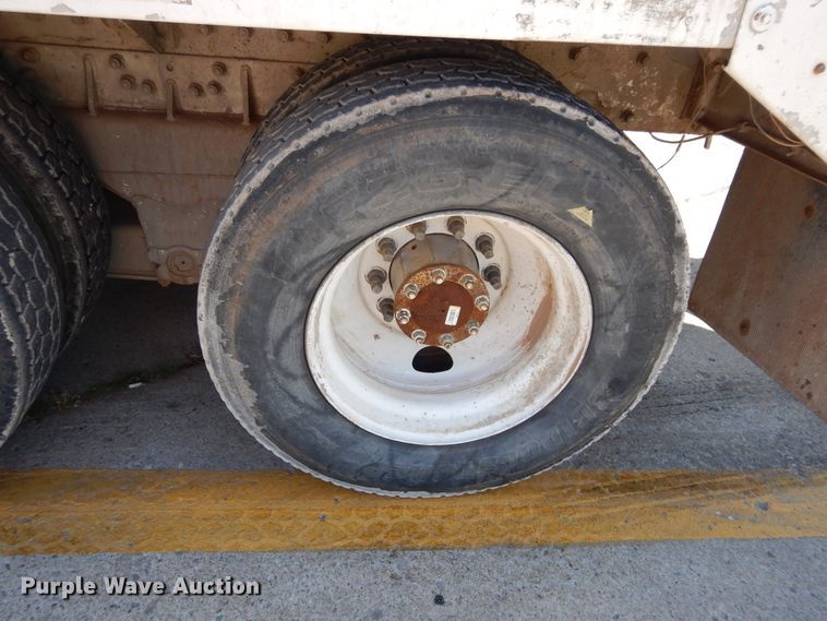 image for item HS9554 2000 Peterbilt 357  ready mix truck