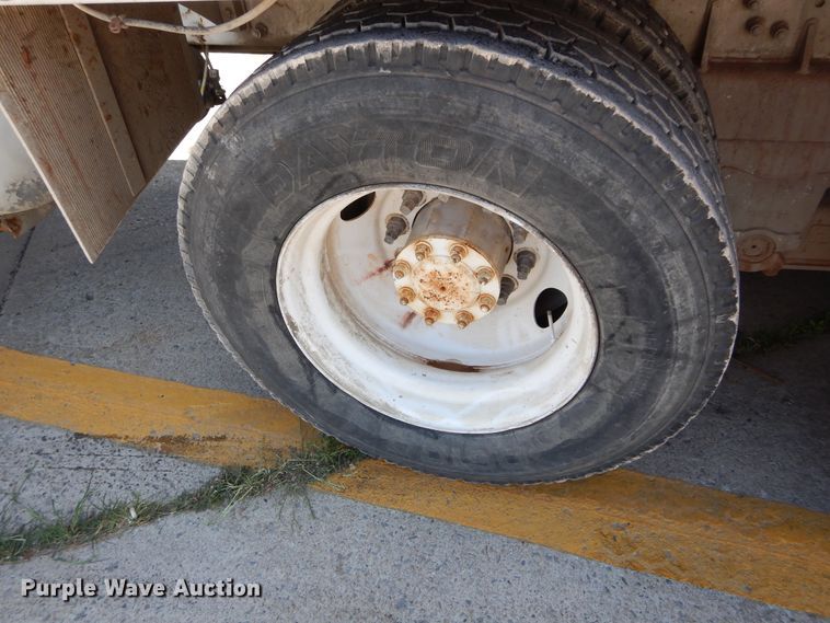 image for item HS9554 2000 Peterbilt 357  ready mix truck