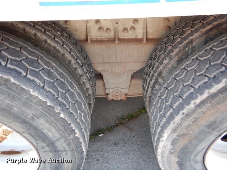 image for item HS9554 2000 Peterbilt 357  ready mix truck