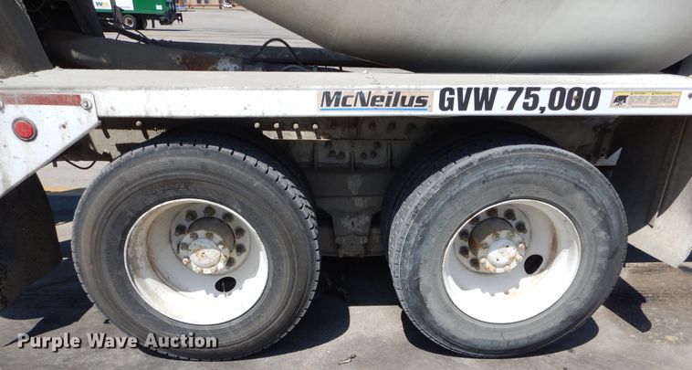 image for item HS9554 2000 Peterbilt 357  ready mix truck