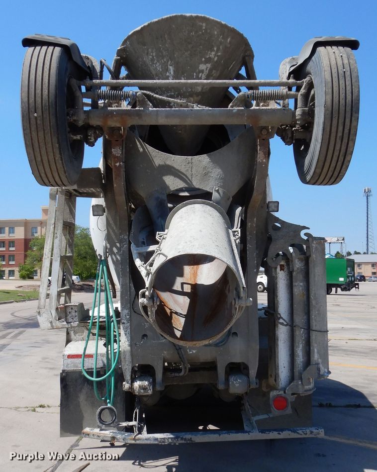 image for item HS9555 2000 Peterbilt 357  ready mix truck