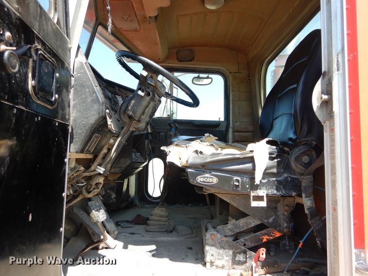 image for item HS9555 2000 Peterbilt 357  ready mix truck