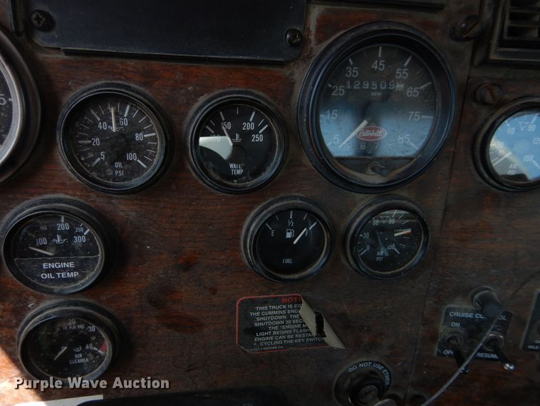 image for item HS9555 2000 Peterbilt 357  ready mix truck