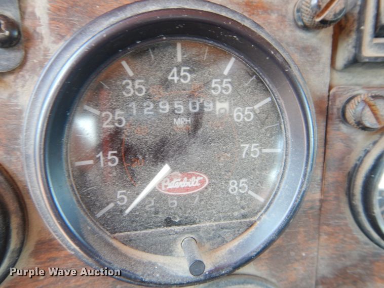 image for item HS9555 2000 Peterbilt 357  ready mix truck