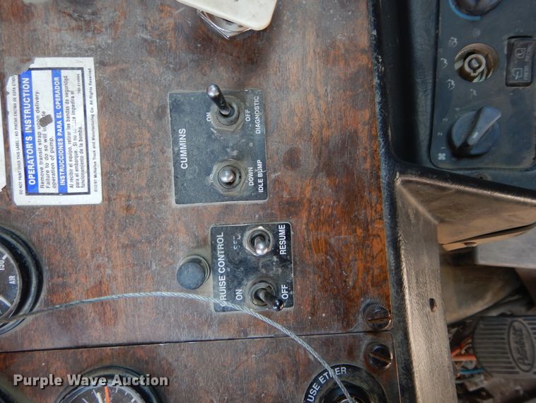 image for item HS9555 2000 Peterbilt 357  ready mix truck