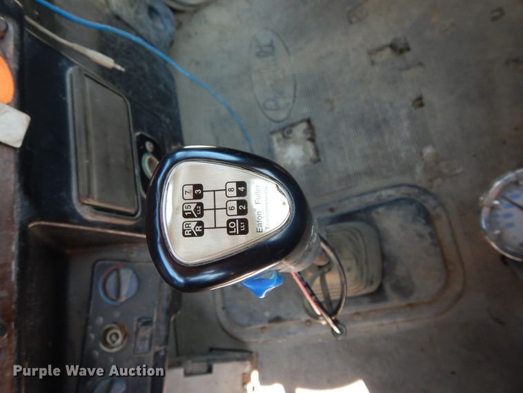 image for item HS9555 2000 Peterbilt 357  ready mix truck