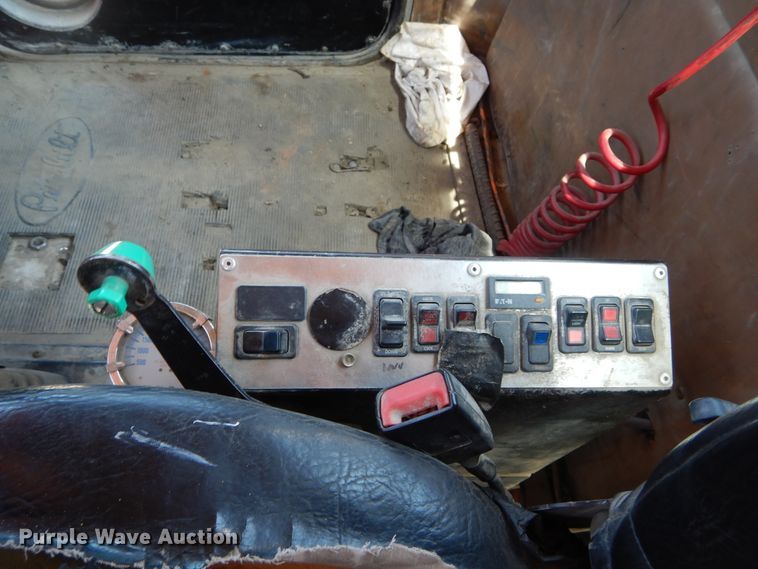 image for item HS9555 2000 Peterbilt 357  ready mix truck