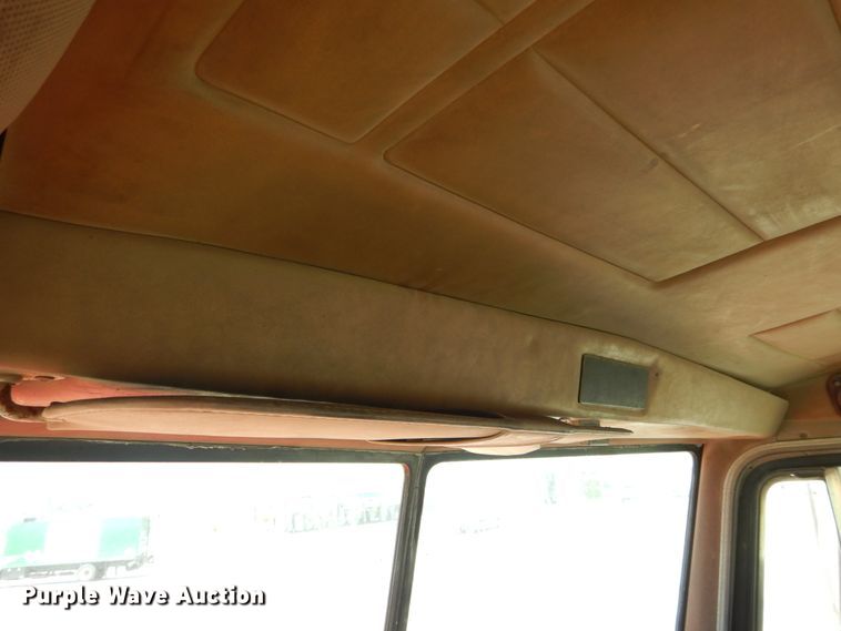 image for item HS9555 2000 Peterbilt 357  ready mix truck