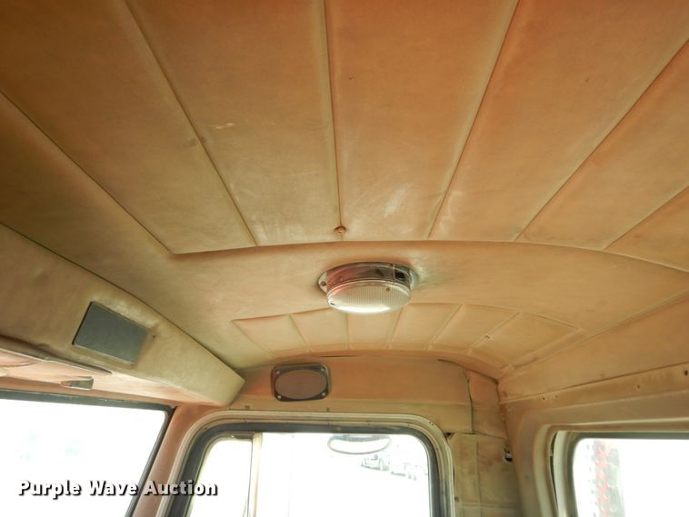 image for item HS9555 2000 Peterbilt 357  ready mix truck