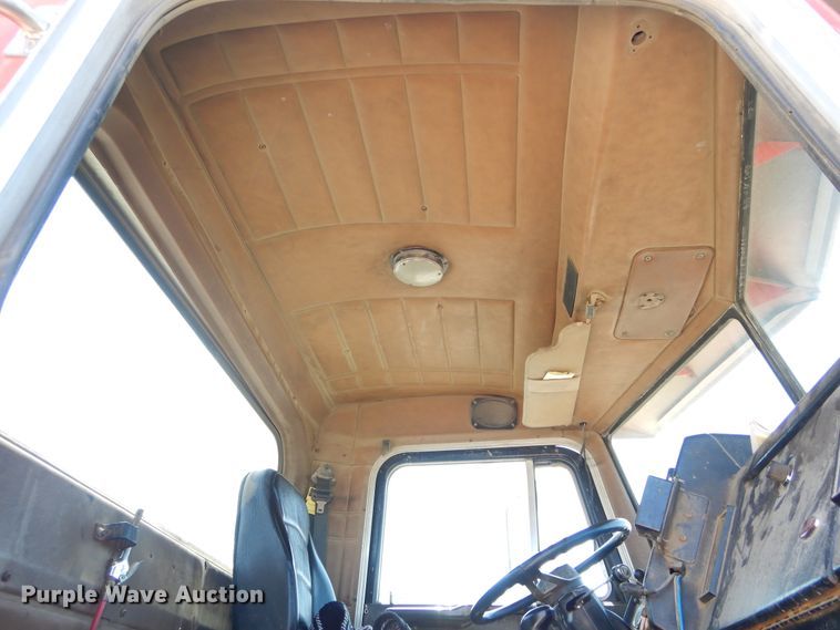 image for item HS9555 2000 Peterbilt 357  ready mix truck