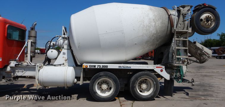 image for item HS9555 2000 Peterbilt 357  ready mix truck