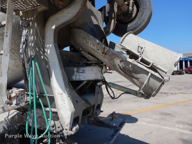 image for item HS9555 2000 Peterbilt 357  ready mix truck